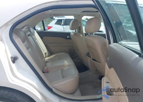 2008 Mercury Milan V6 Premier z USA, uszkodzony, nr VIN 3MEHM08198R619405